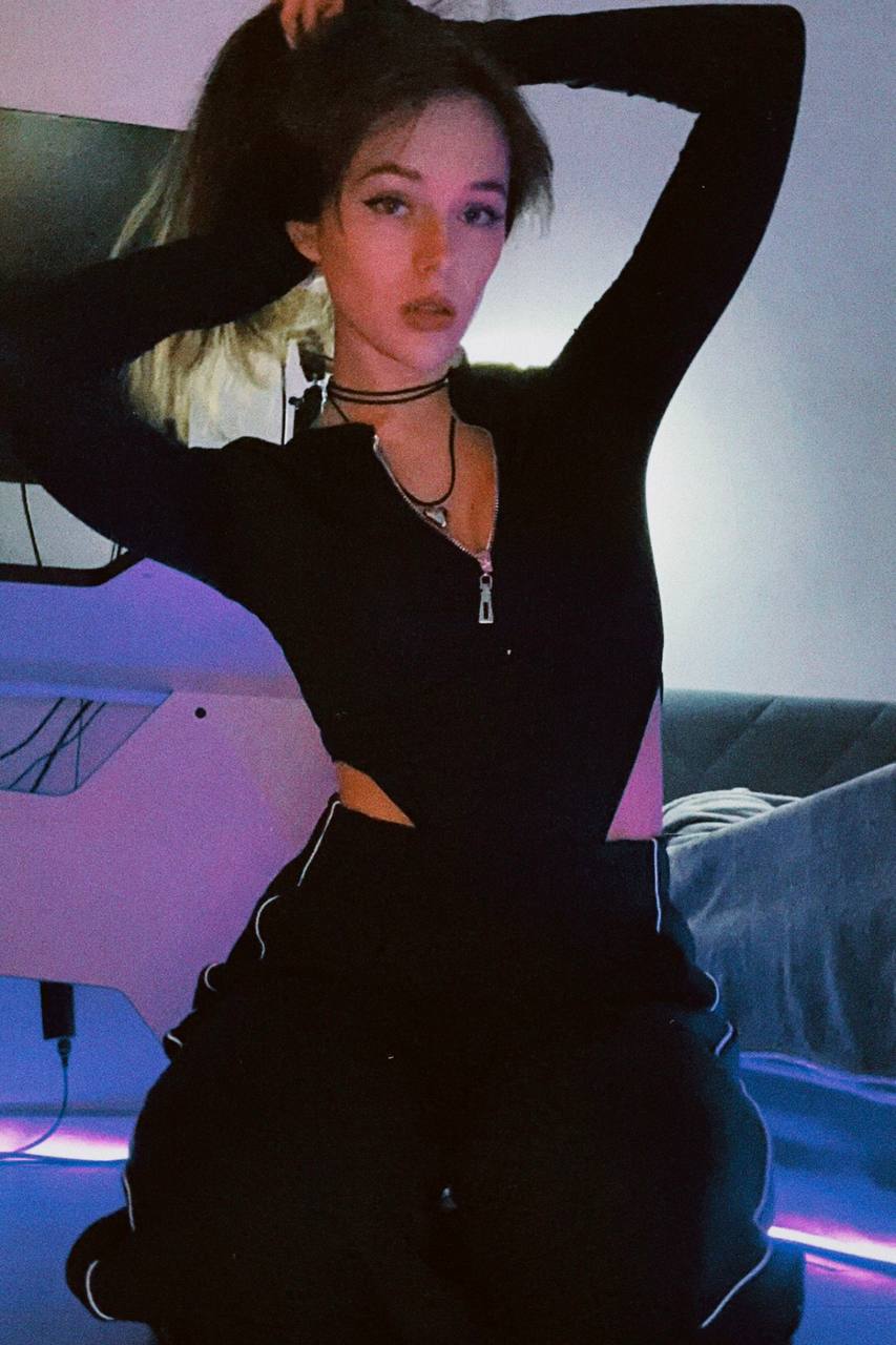 Писарева Вика эротика в кадре | История жизни