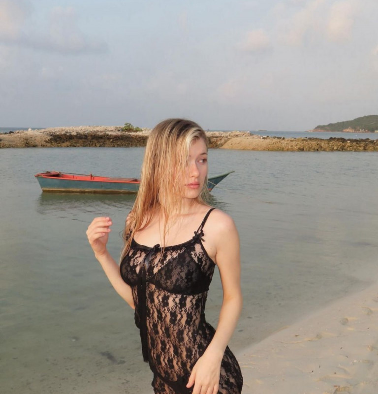 Инст Рина без цензуры | Смелые ракурсы