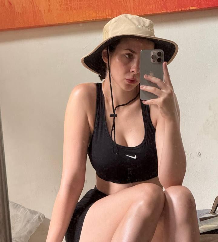 Ди Рубенс (DiRubens) в мокрой одежде | Без цензуры