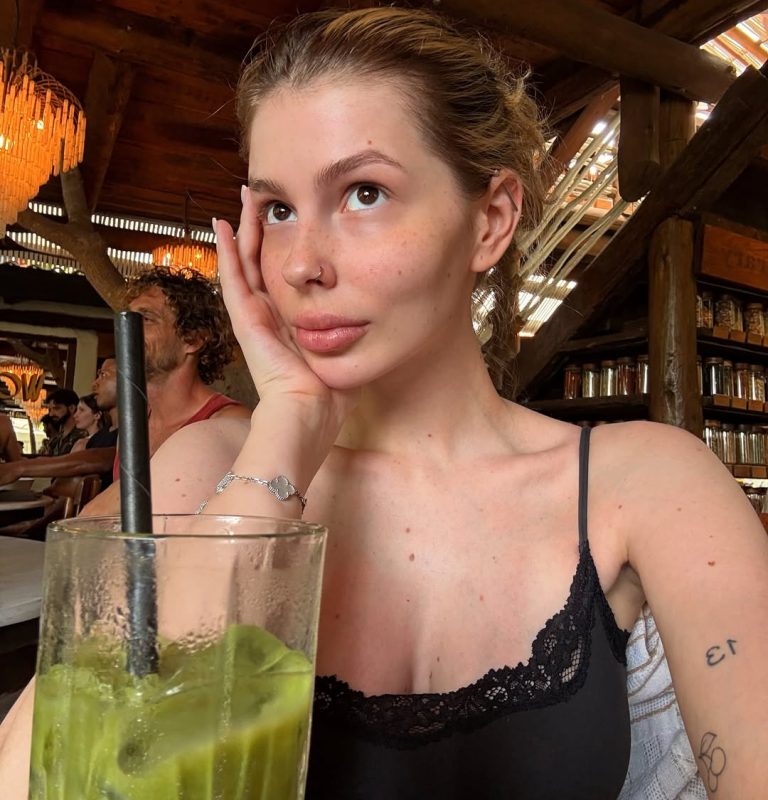 Аня Вишенка скрытая камера | Один день из жизни