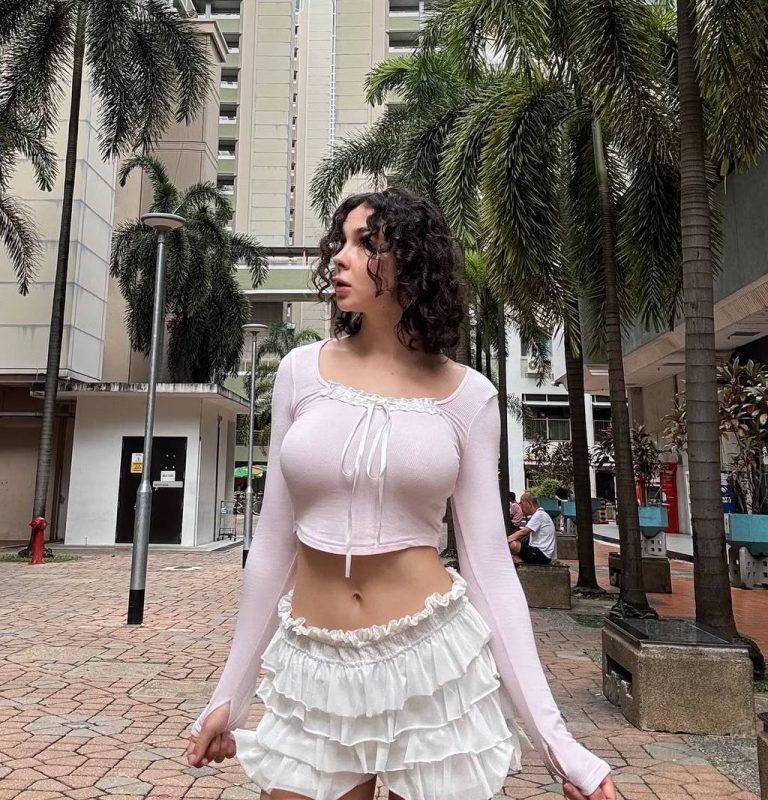 Ди Рубенс (DiRubens) в мокрой одежде | Без цензуры