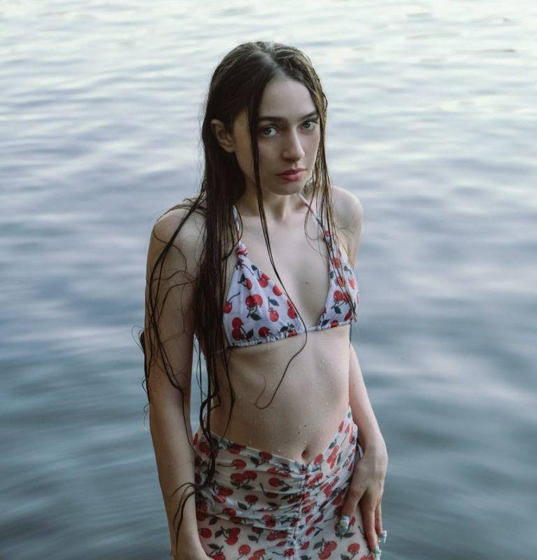 Мейби Бэйби скандальное фото | Моменты со съемок