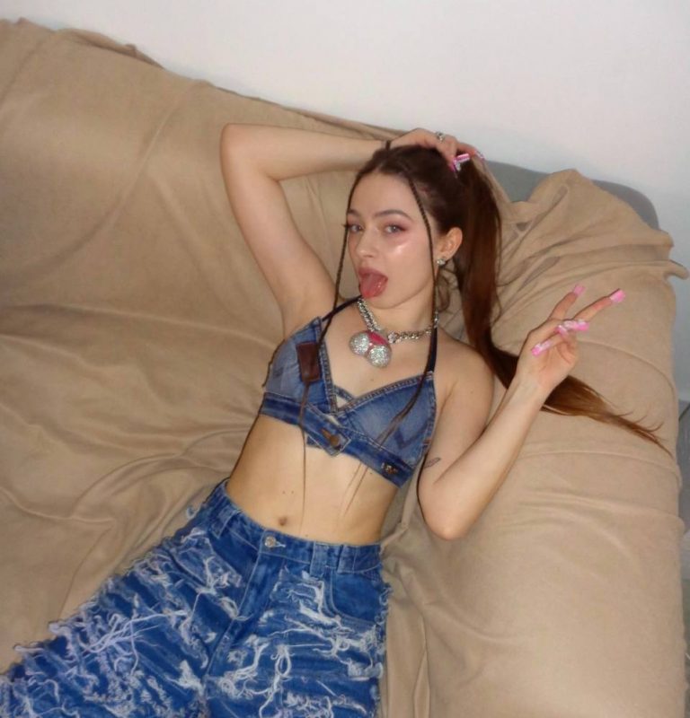 Мейби Бэйби скандальное фото | Моменты со съемок