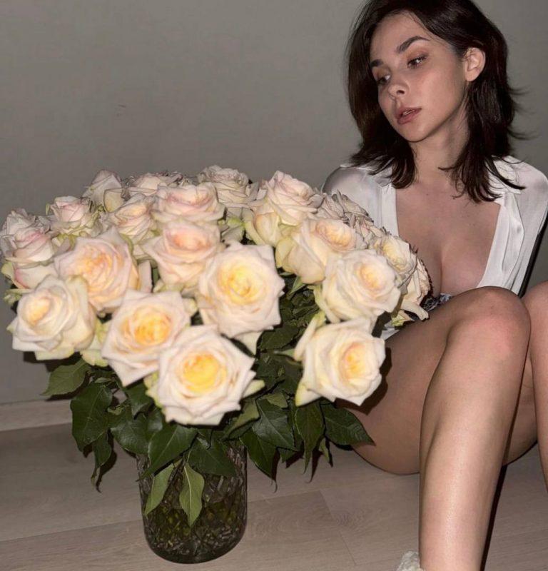 Ди Рубенс (DiRubens) в мокрой одежде | Без цензуры