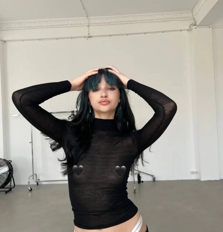 Лиза Анохина в нижнем белье | Скрытая съемка