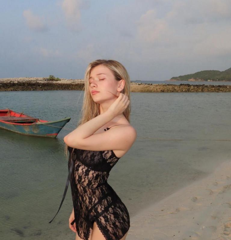 Инст Рина без цензуры | Смелые ракурсы