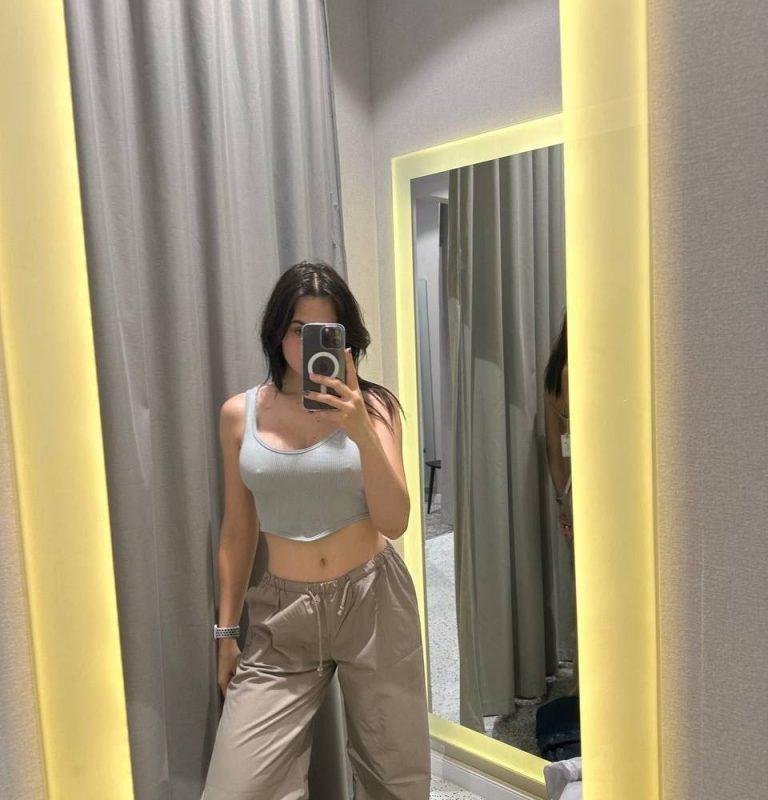 Ди Рубенс (DiRubens) в мокрой одежде | Без цензуры