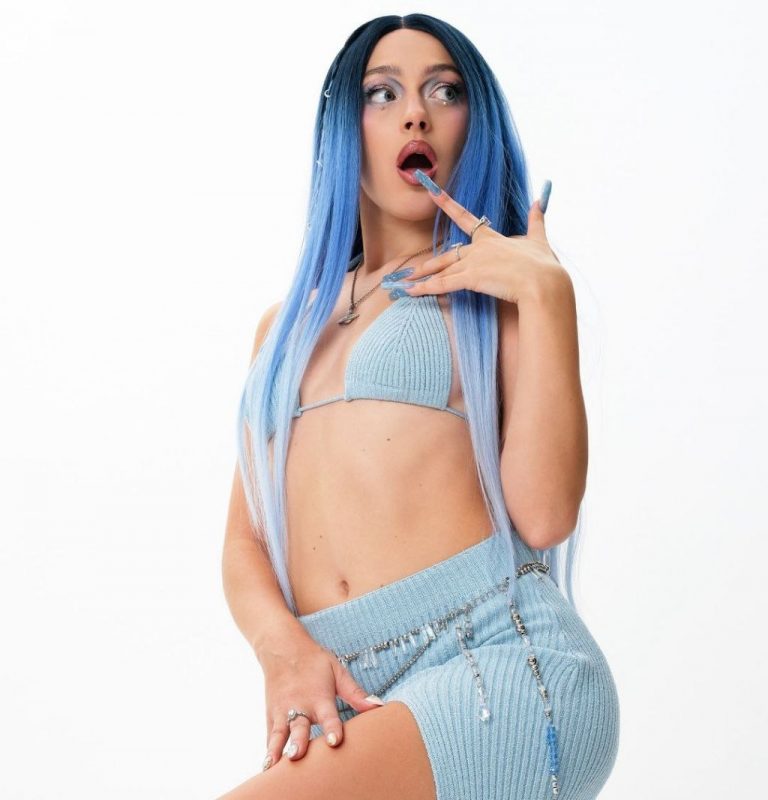 Мейби Бэйби скандальное фото | Моменты со съемок