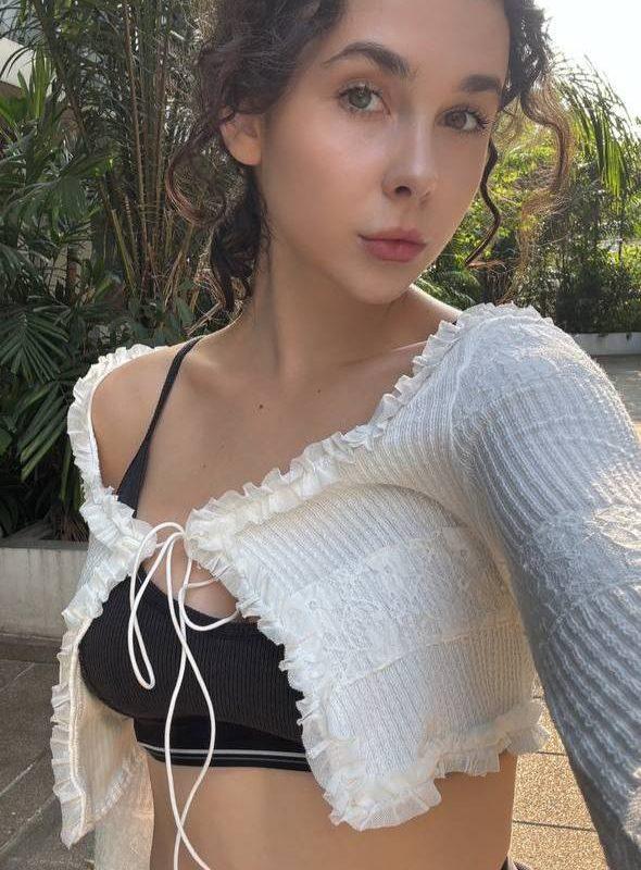 Ди Рубенс (DiRubens) в мокрой одежде | Без цензуры